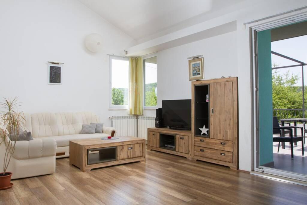 Holiday House Villa Bleu Korusce Bagian luar foto